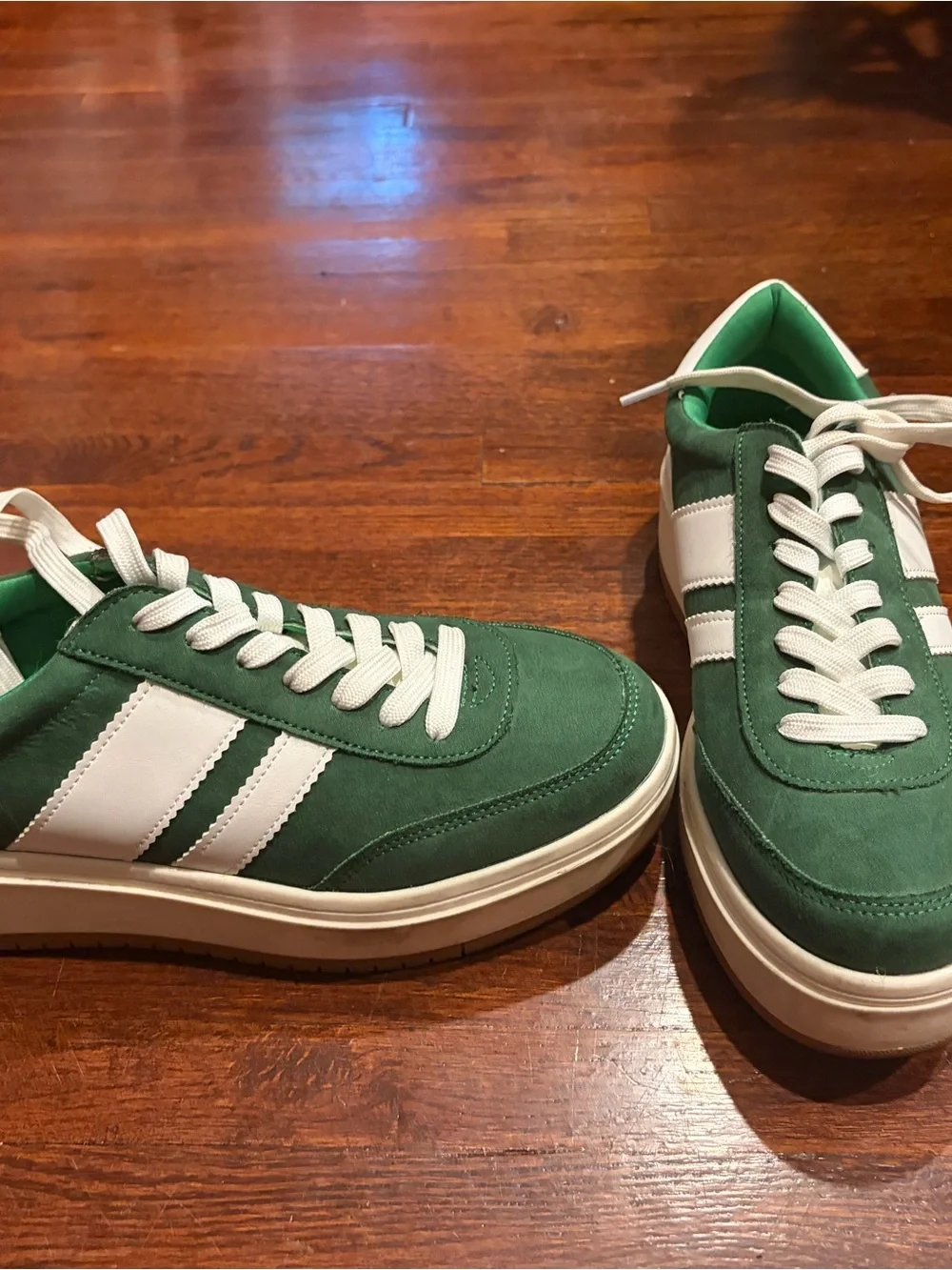 Green & White Low-Top Womens Casual Sneakers