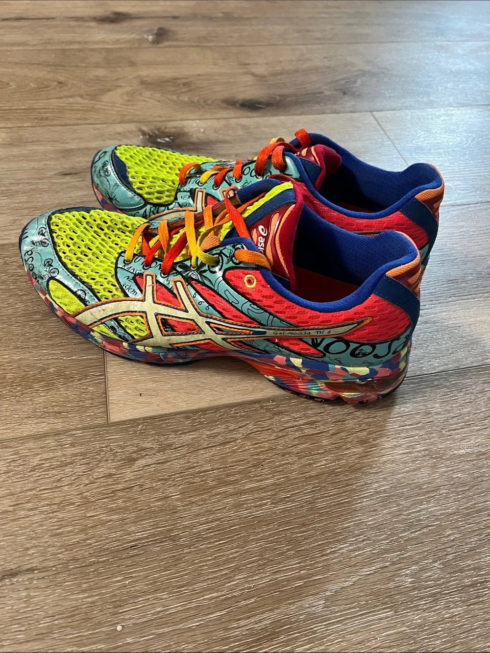 Asics bold multicolor