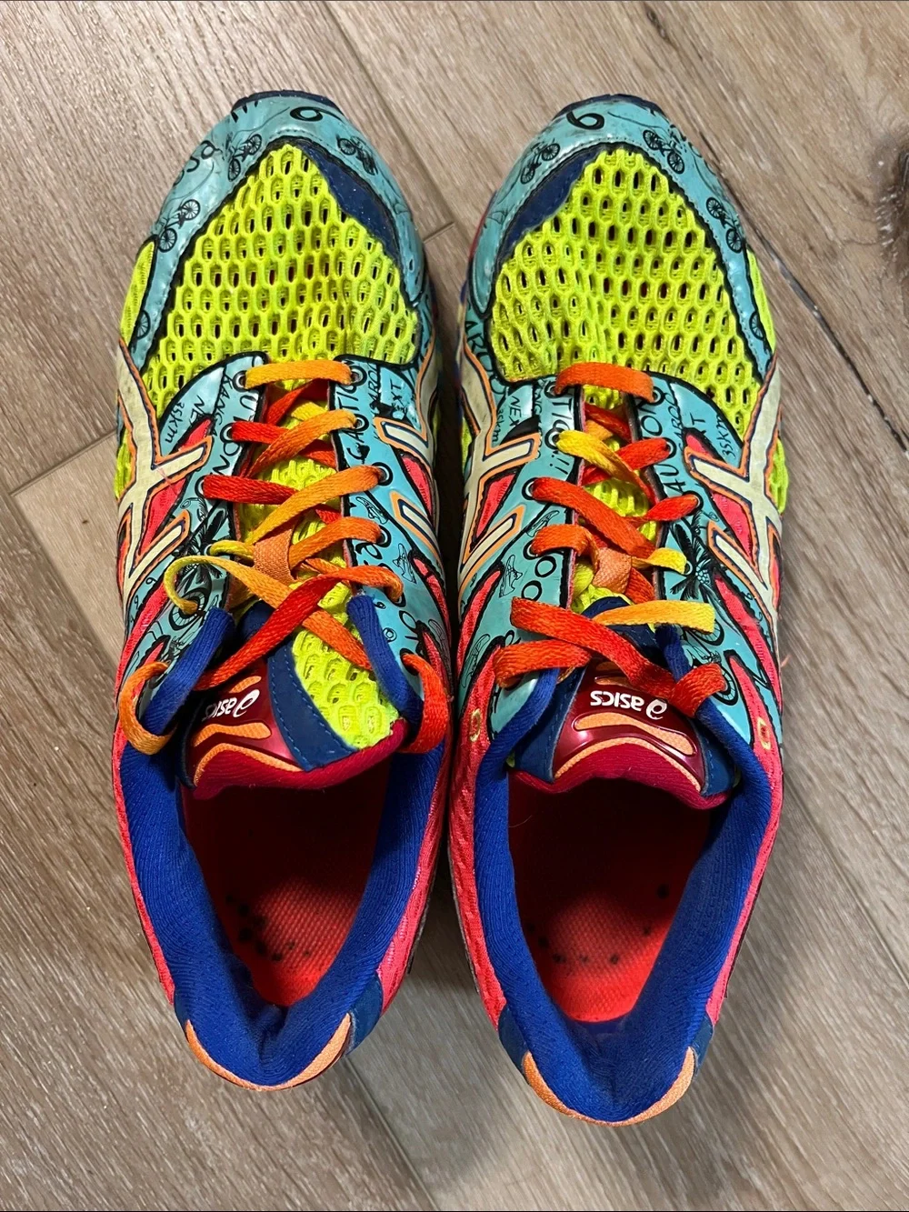 Asics bold multicolor