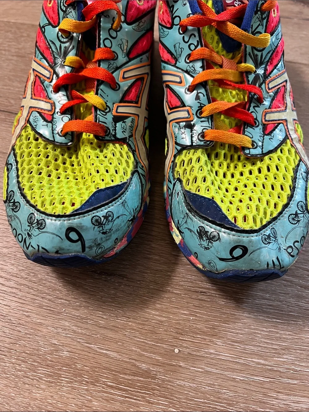 Asics bold multicolor