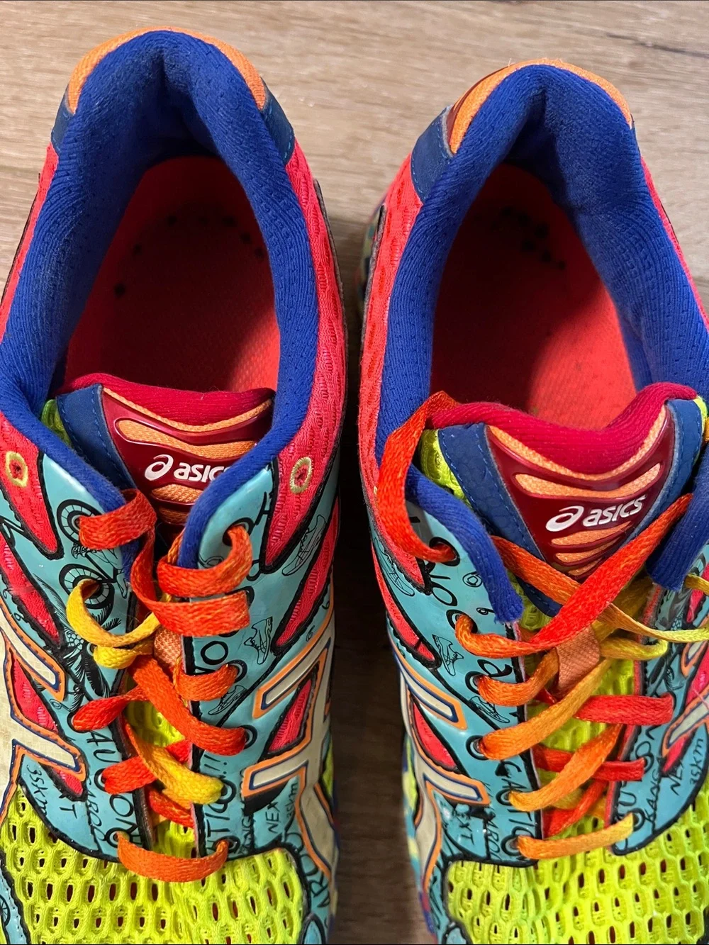 Asics bold multicolor