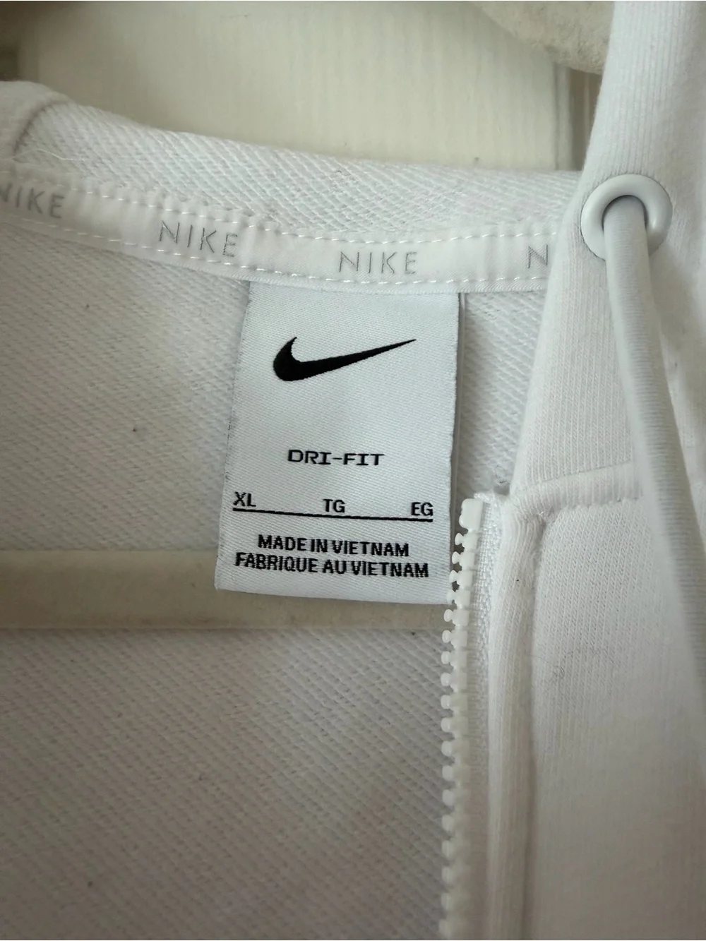 Nike lightweight white