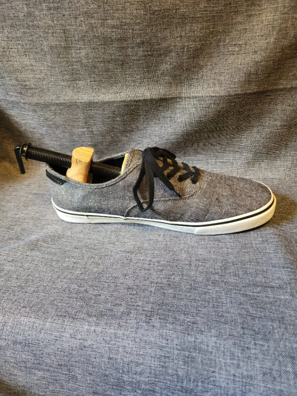 Men's Size 12 Old Navy Gray Dark Chambray Lace Up Shoes