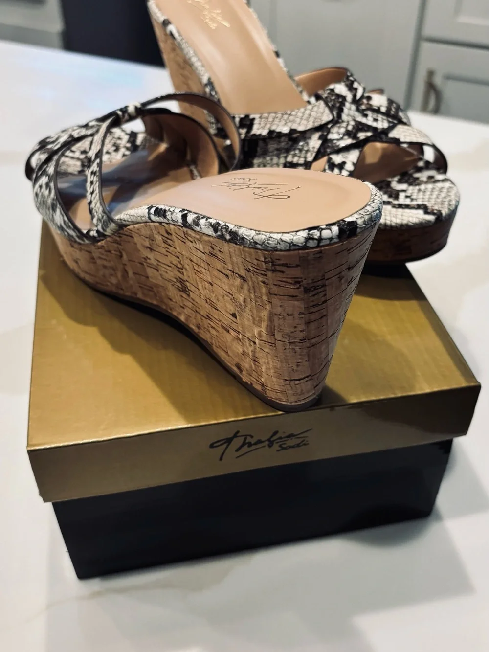 Thalia Sodi crossover snake