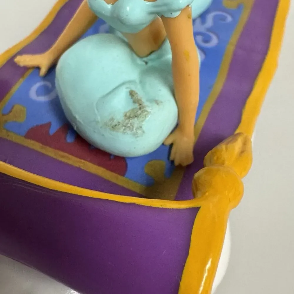 Vintage Disney's Aladdin Jasmine Magic Carpet, Aladdin, Genie Magic Lamp - Read