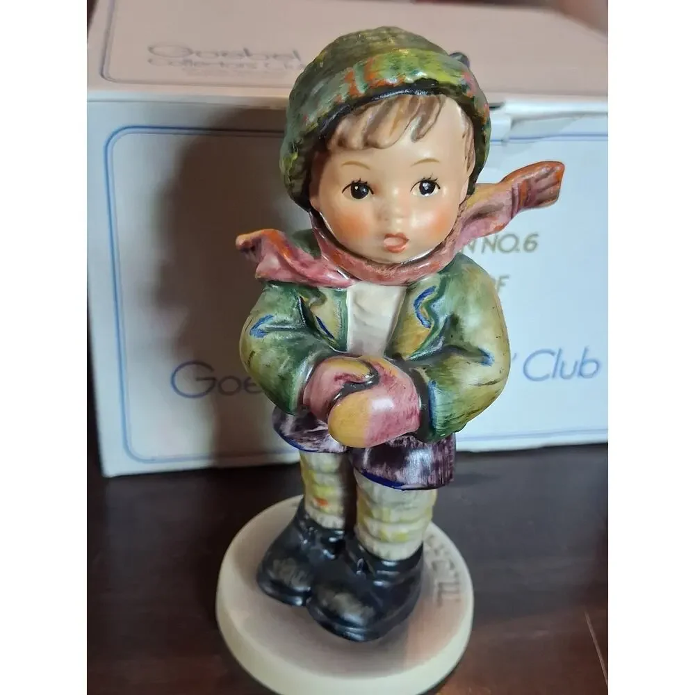 Hummel this figurine