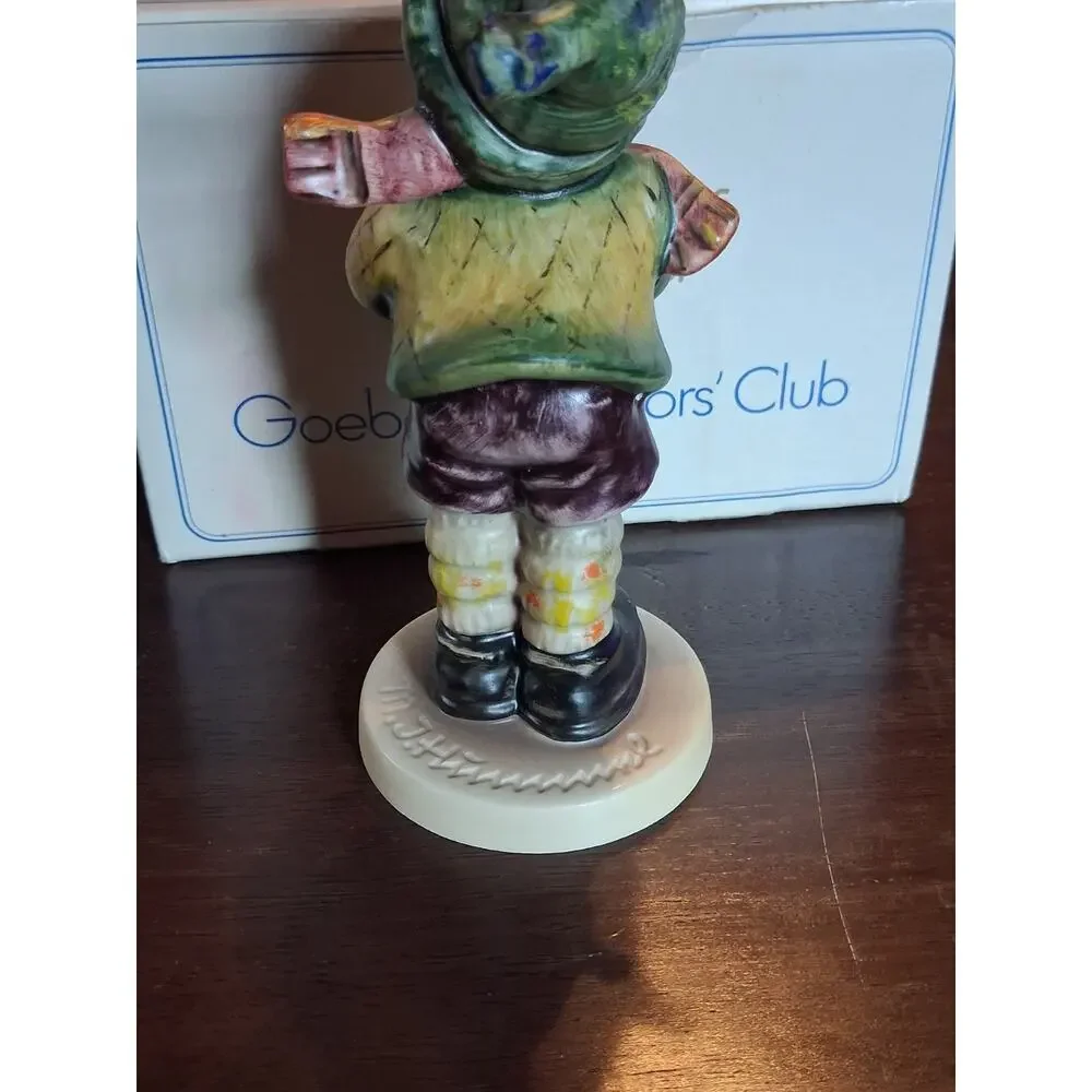 Hummel this figurine