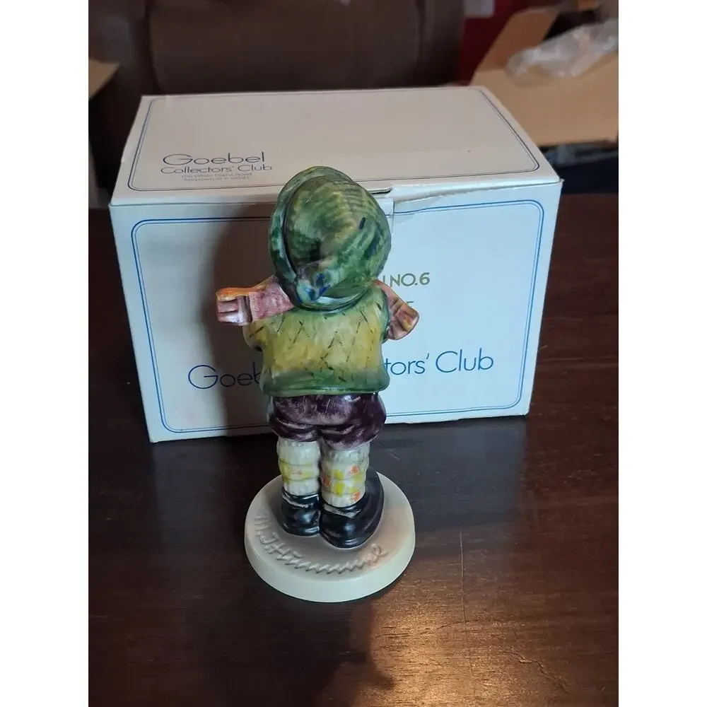 Hummel this figurine