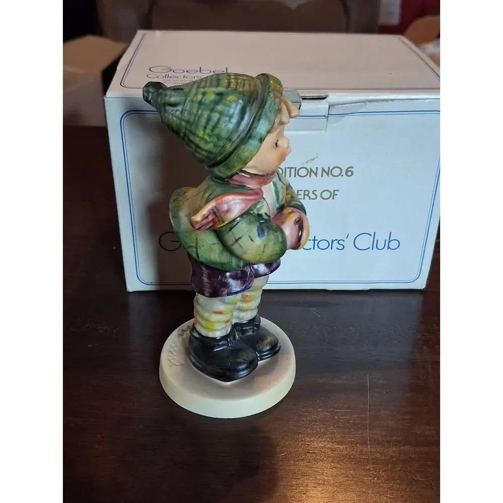 Hummel this figurine
