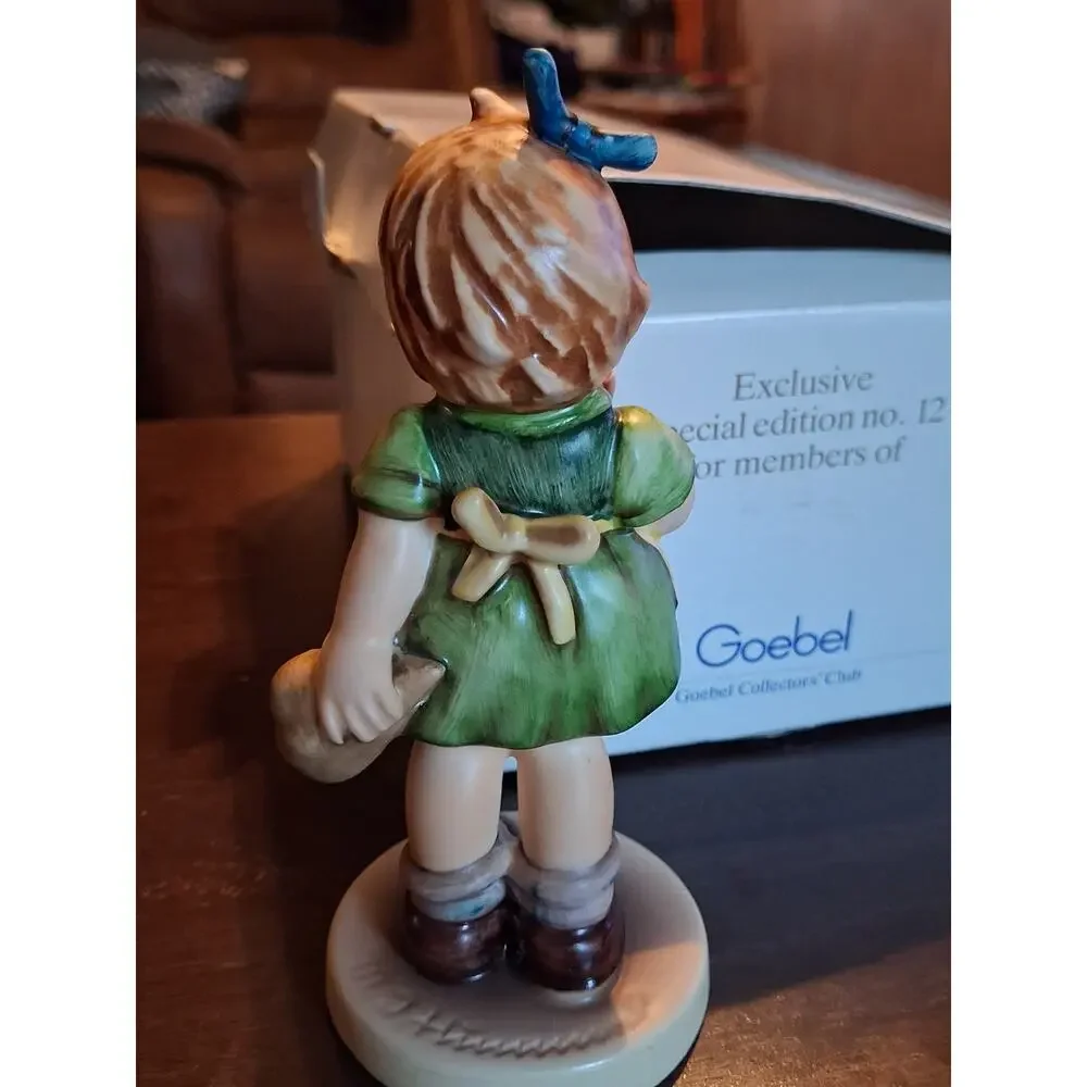 Hummel, Goebel this figurine