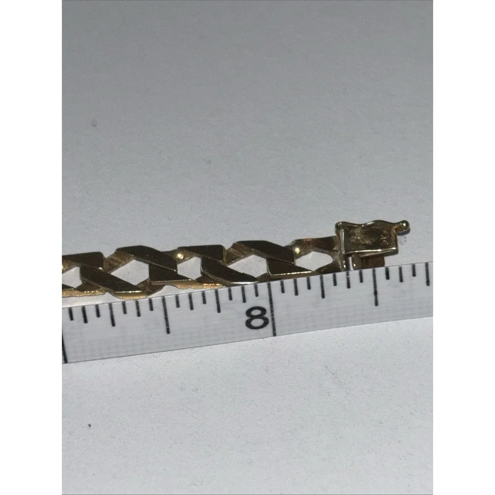 The Unbranded Brand gold 14k