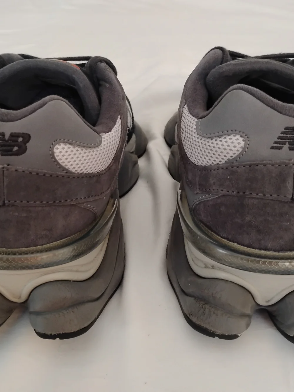 New Balance 9060 Men's Size 11.5 Suede Black Castlerock Grey Sneakers U9060BLK