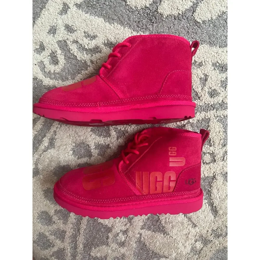 UGG new without