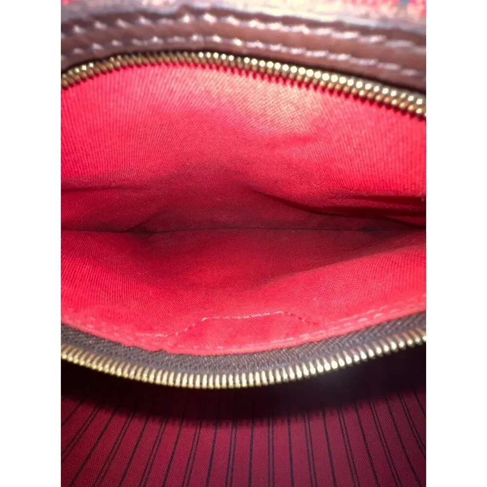 Louis Vuitton detailed use