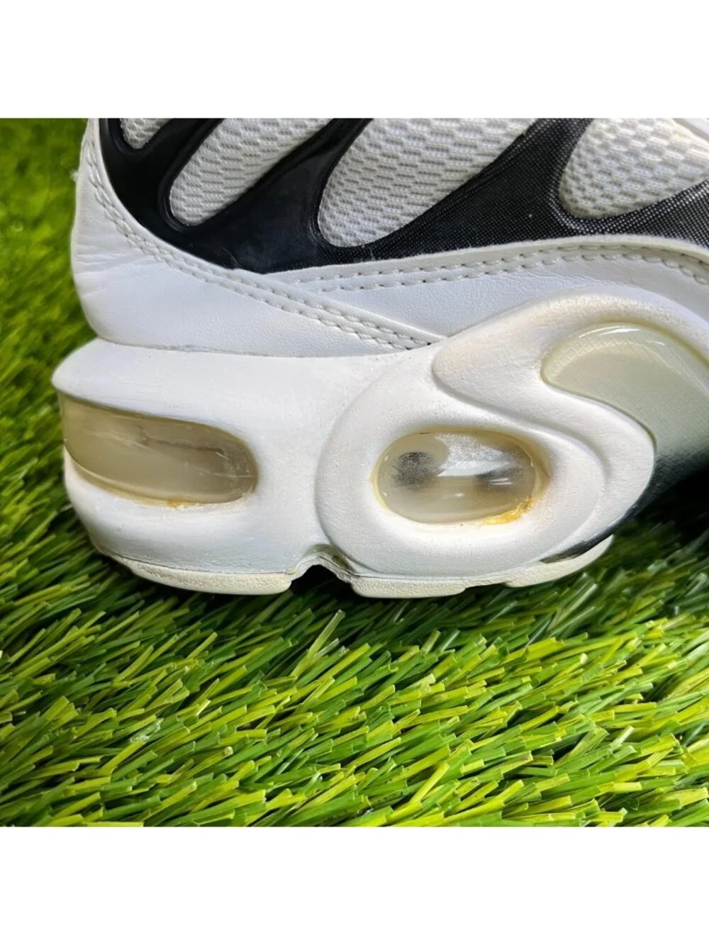 Nike any thanks shown