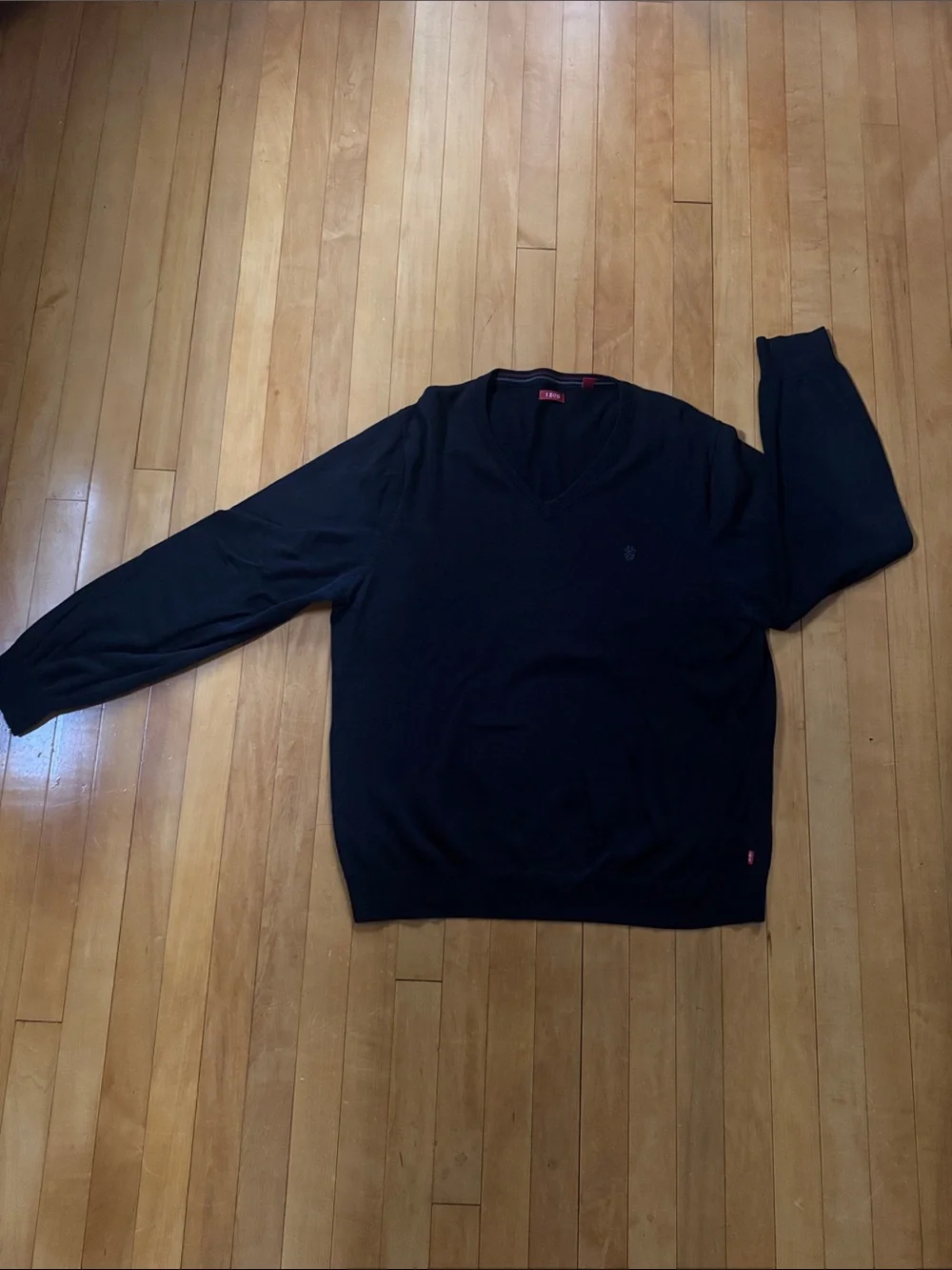 Izod Black V-Neck Men's logo Sweater size XL