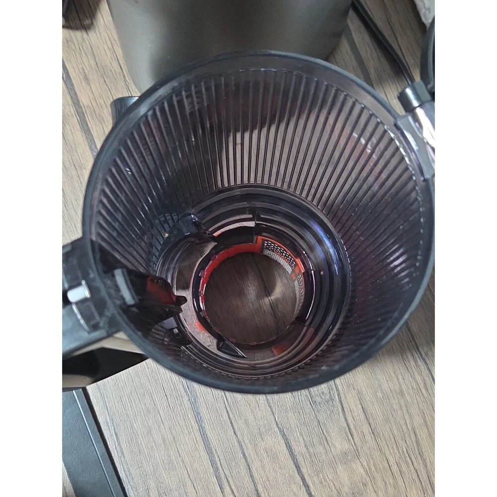 Unbranded juicer chamber