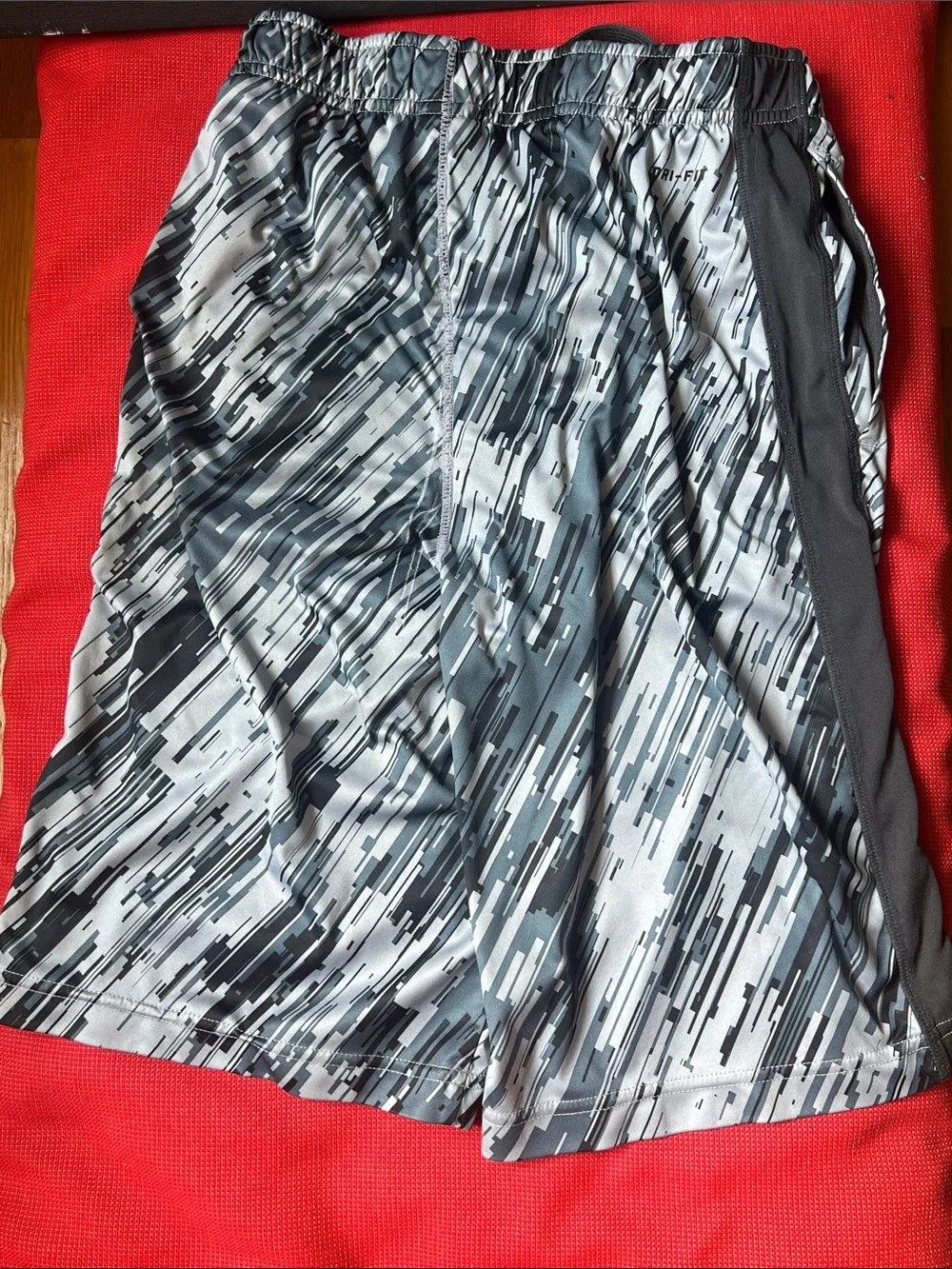 Nike boys dri