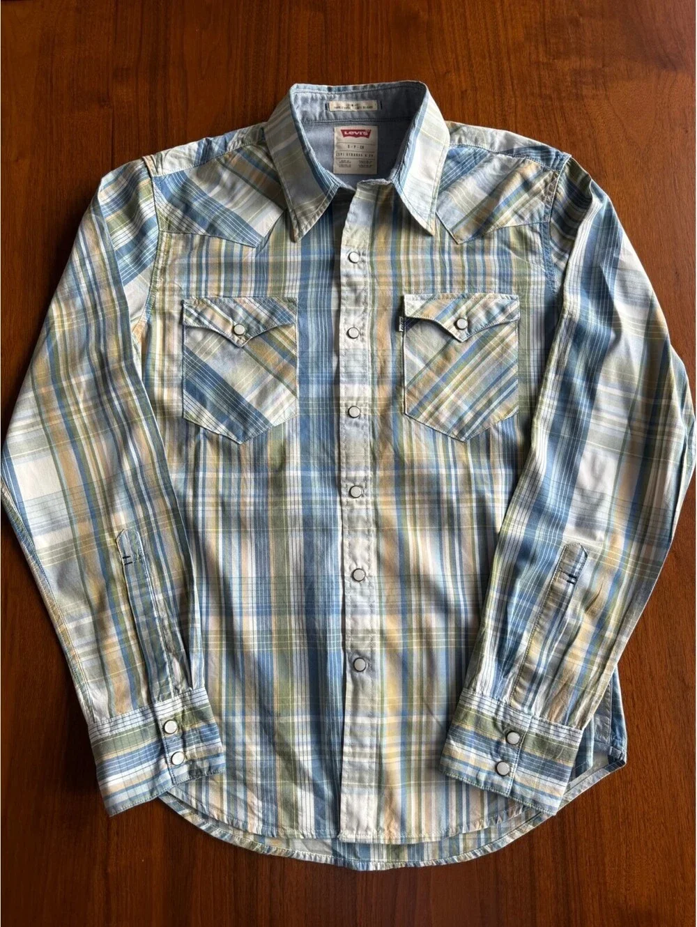 Levis chest 20	