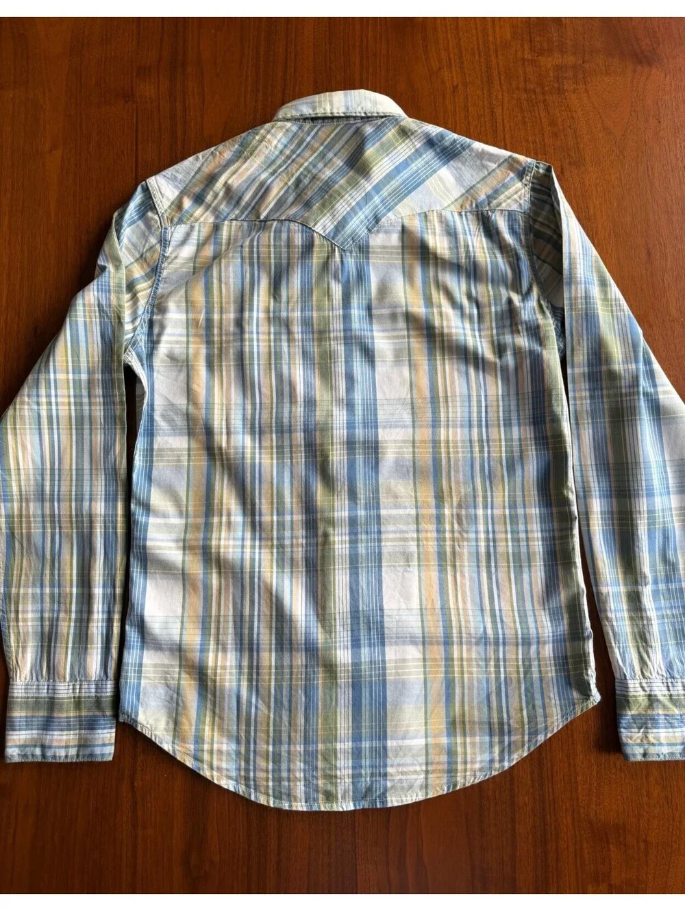 Levis chest 20	