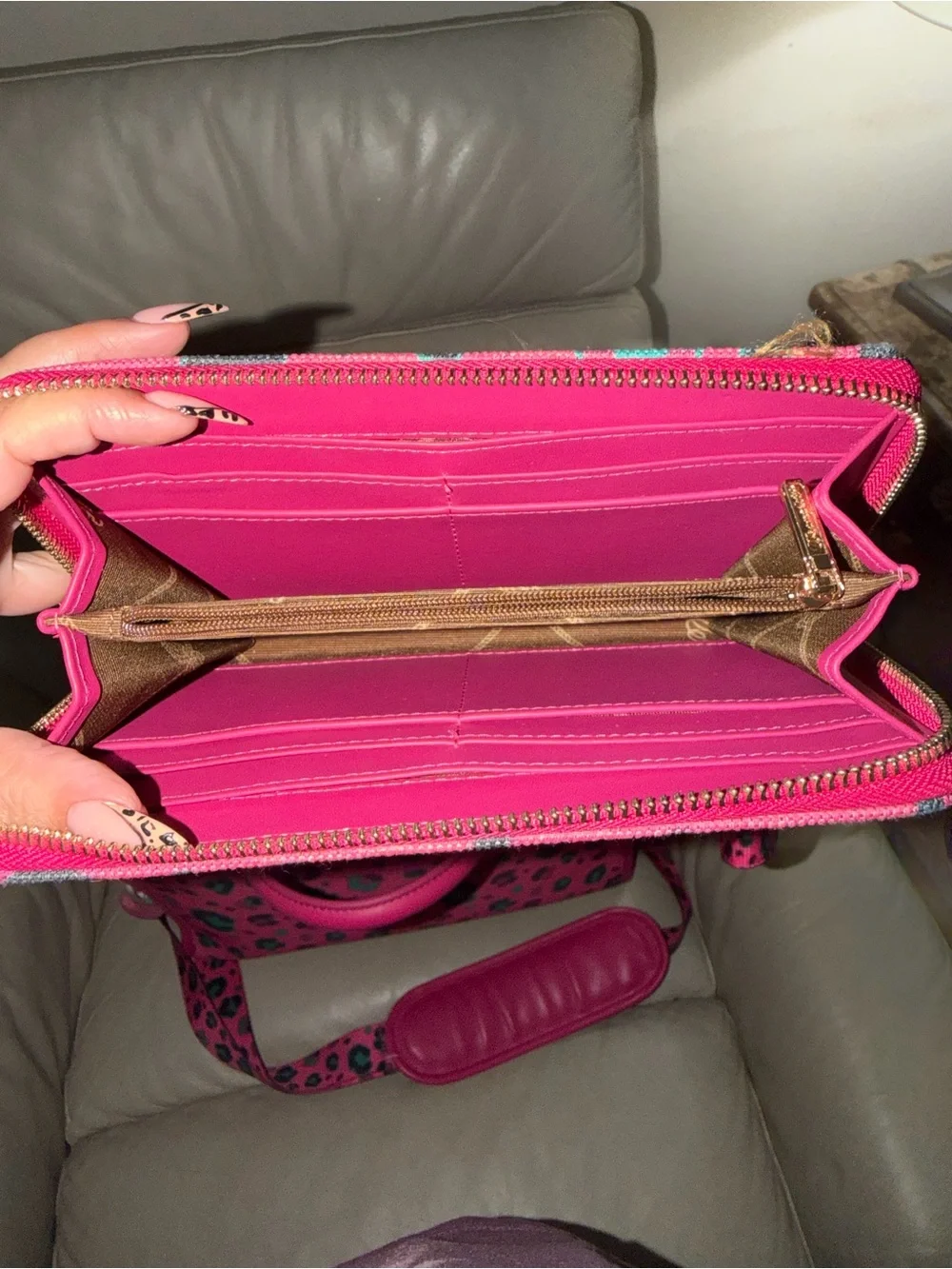 Wrangler big pink pockets