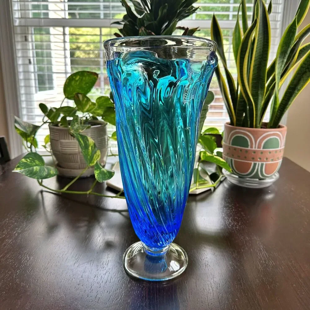 Modern Hand-Blown Art Glass Vase Vibrant Blue Swirl Pattern 14