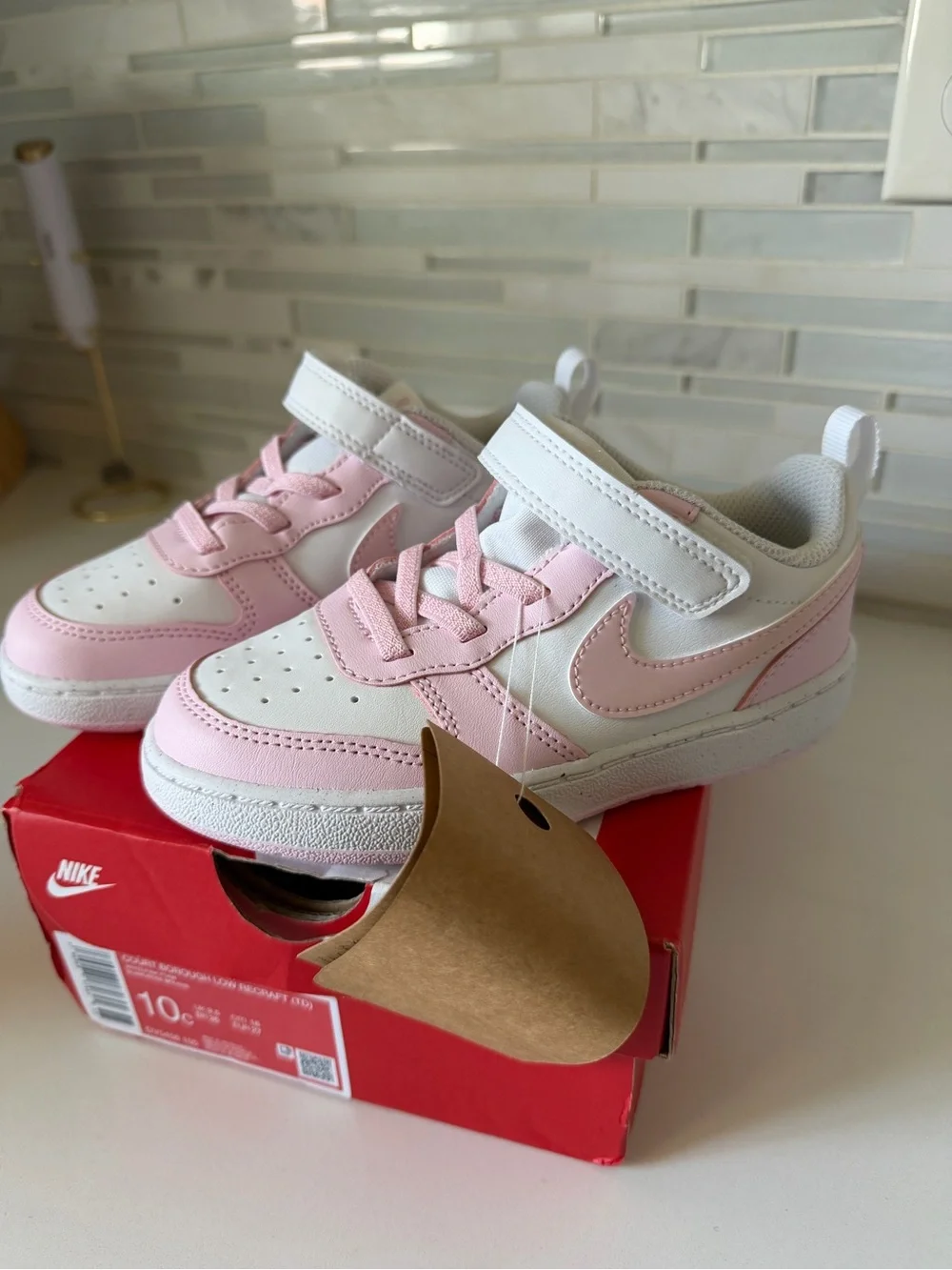 Nike Kids White and Pink Low-Top Sneakers with Hook-and-Loop Strap