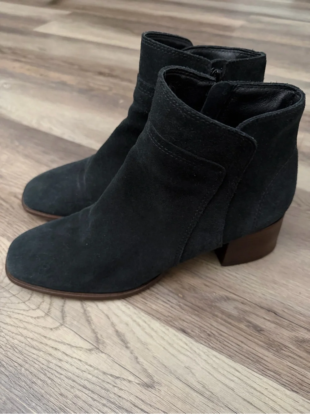 Lucky Brand streamlined black