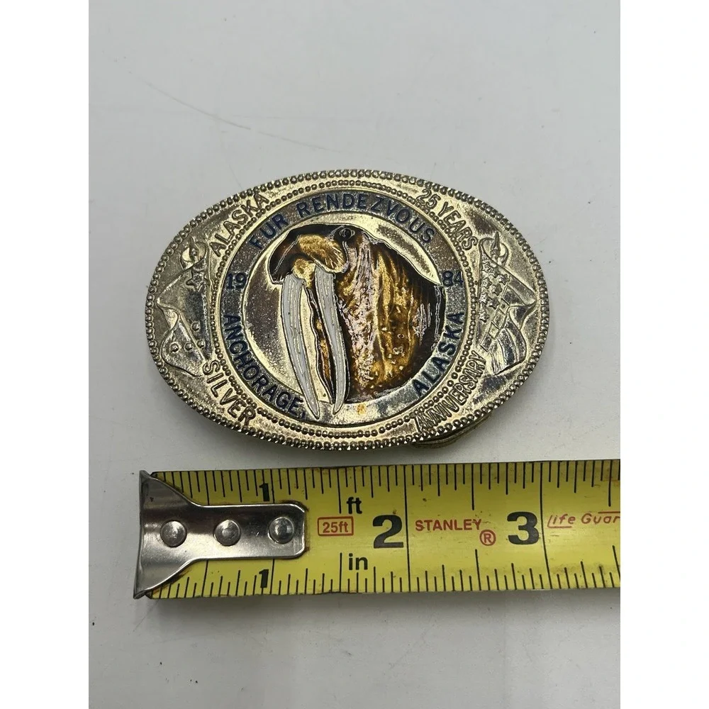 The Unbranded Brand vintage commemorative