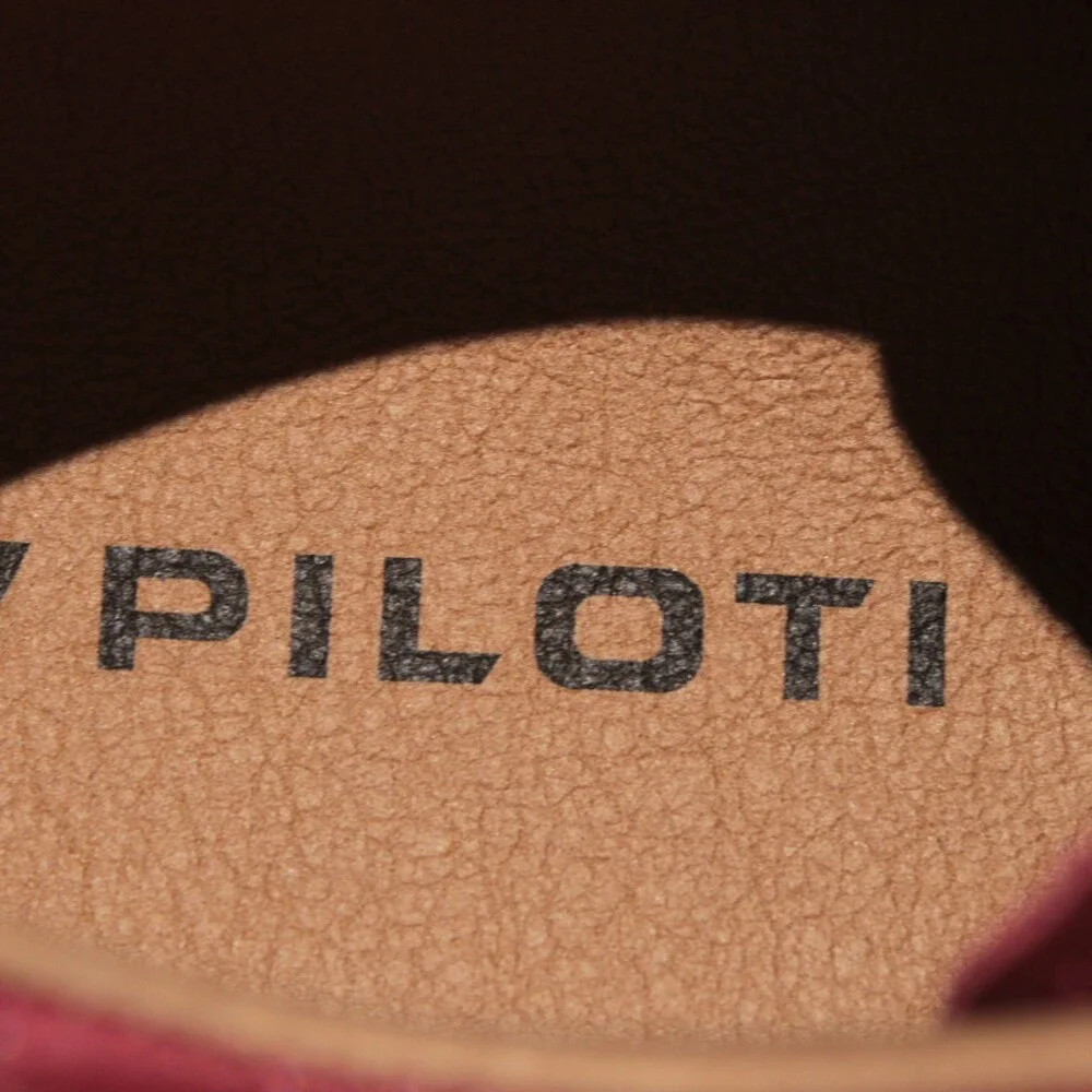 Piloti red