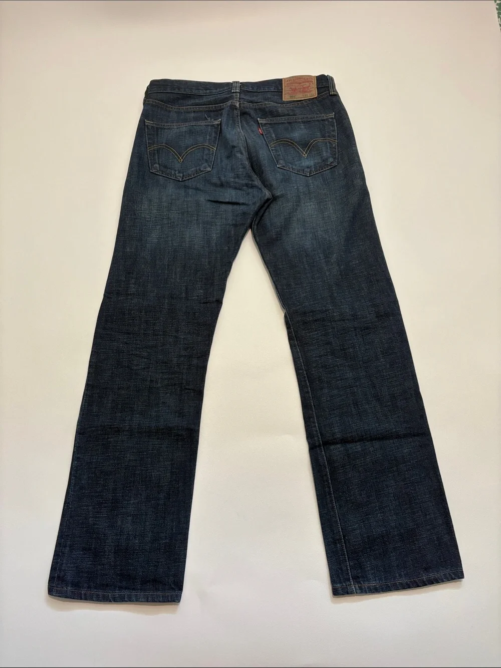 Levis straight leg