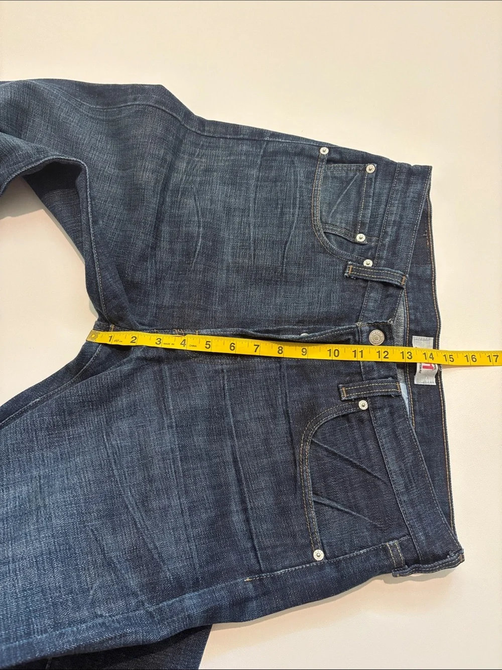 Levis straight leg