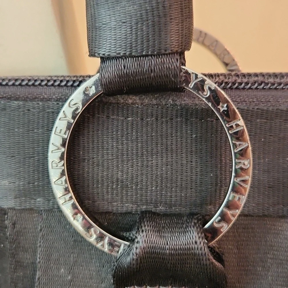 Harveys seatbelt lola