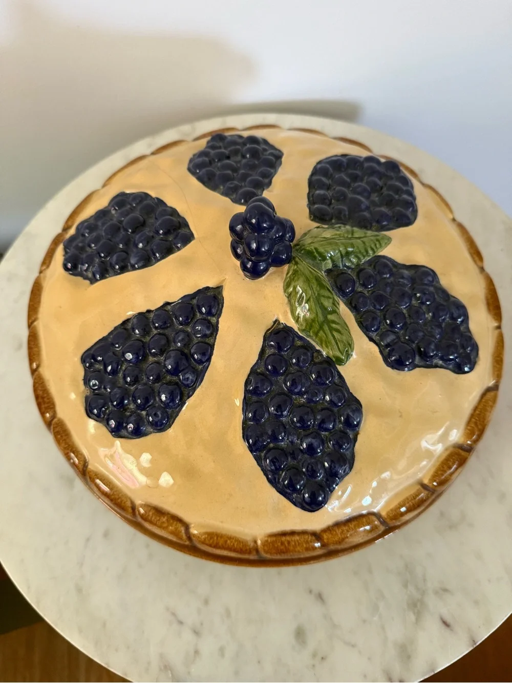 Beautiful Vintage Ceramic Blueberry Pie Dish with Lid – Handcrafted Pie Keeper