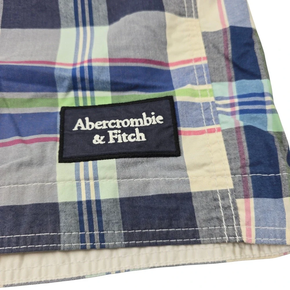 Abercrombie & Fitch dive into