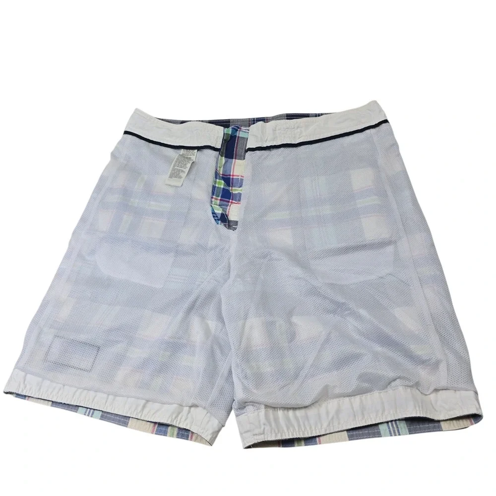 Abercrombie & Fitch dive into