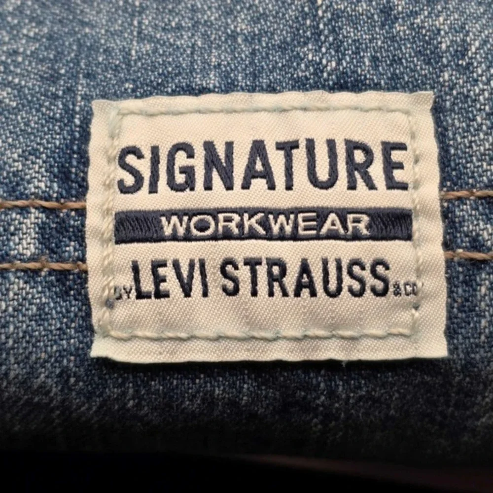 Signature by Levi Strauss 52x32 tool carpenter