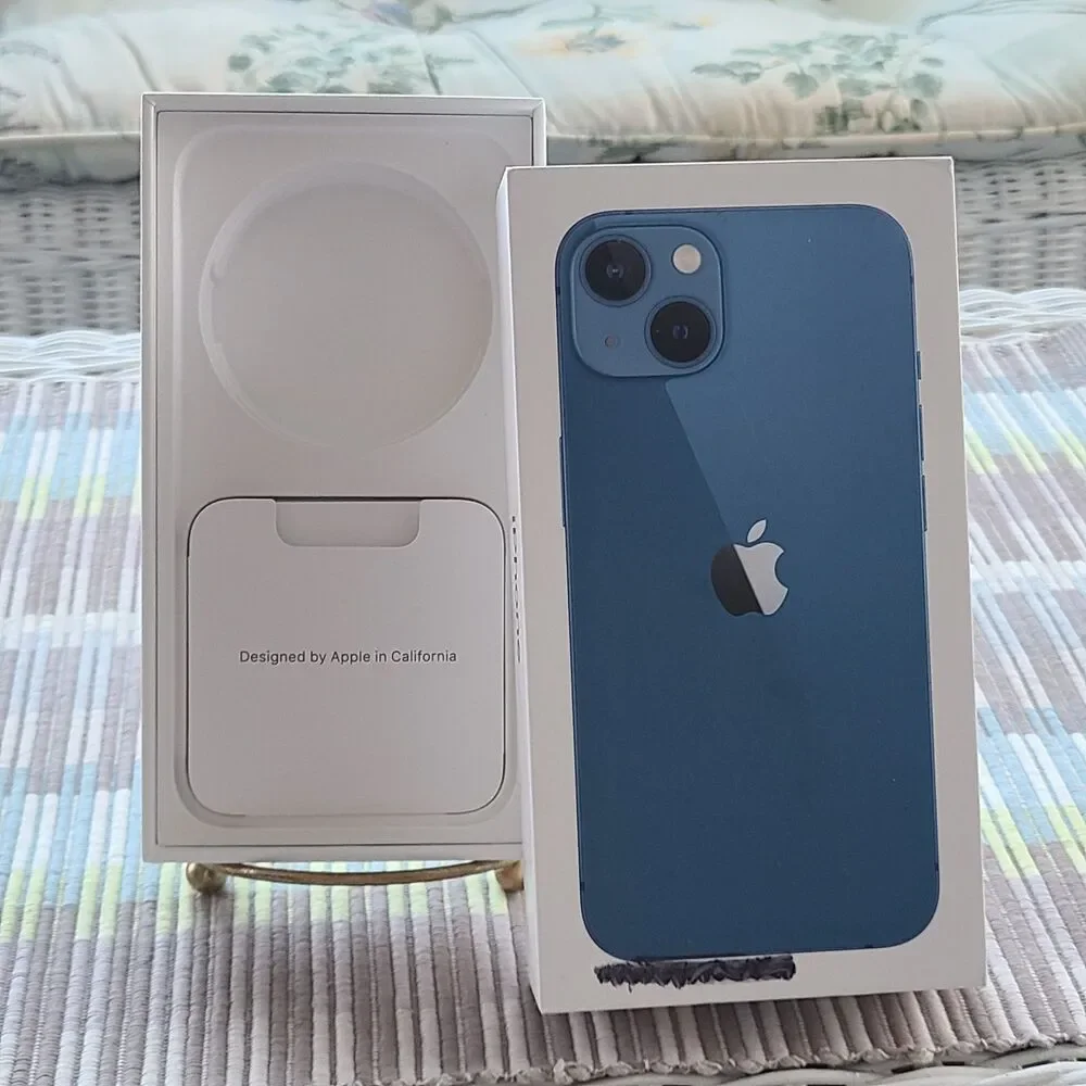 Apple empty box