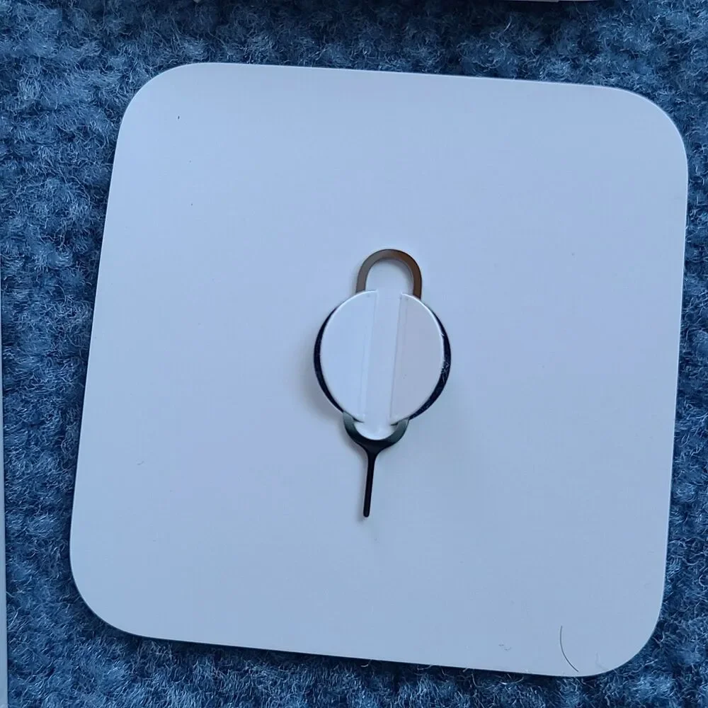 Apple empty box