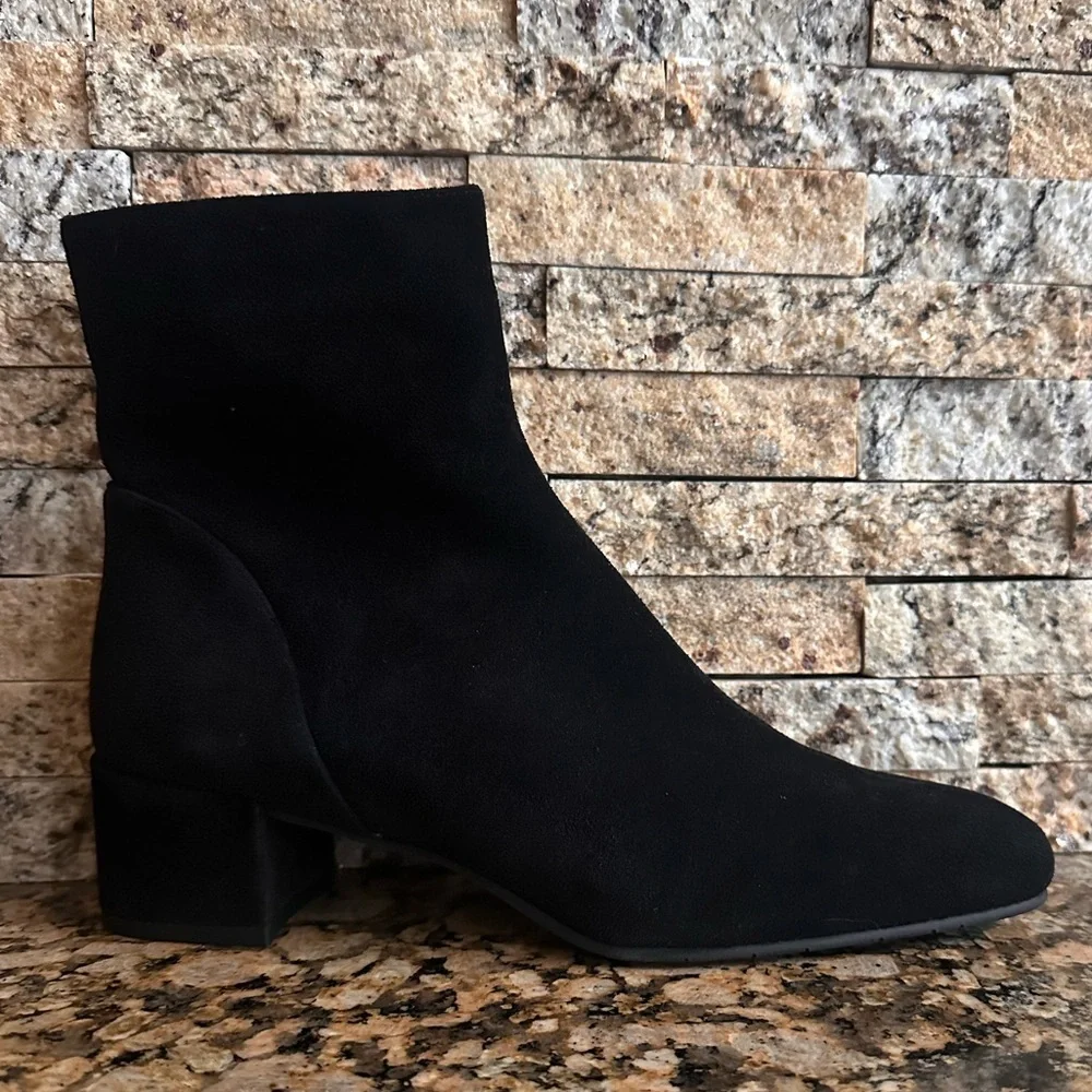 Aquatalia Loretta Suede Bootie
