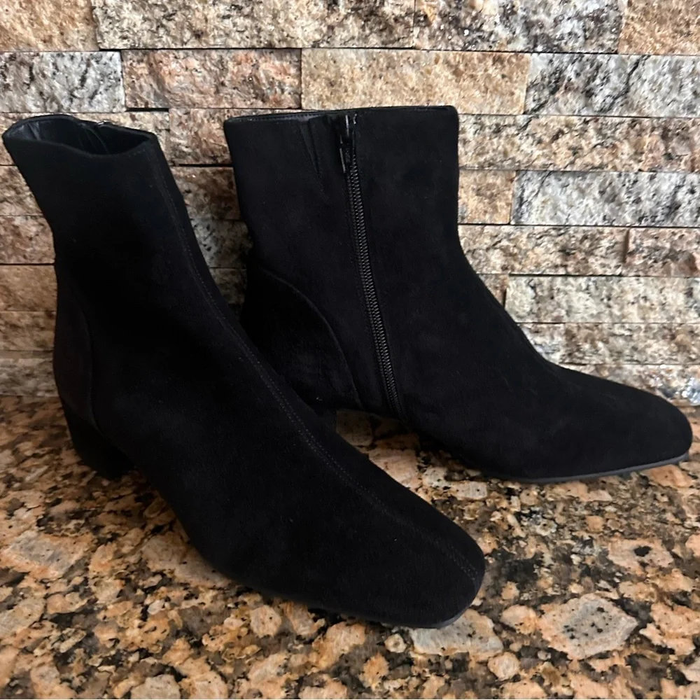 Aquatalia Loretta Suede Bootie