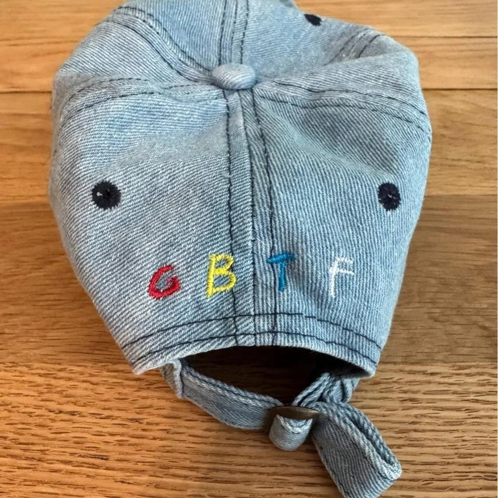 FRIENDS embroidery blue