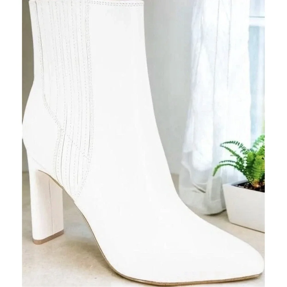 BCBGeneration Women's Cloud Dancer Kalia zipper Pointed Toe Boots Size 6.5