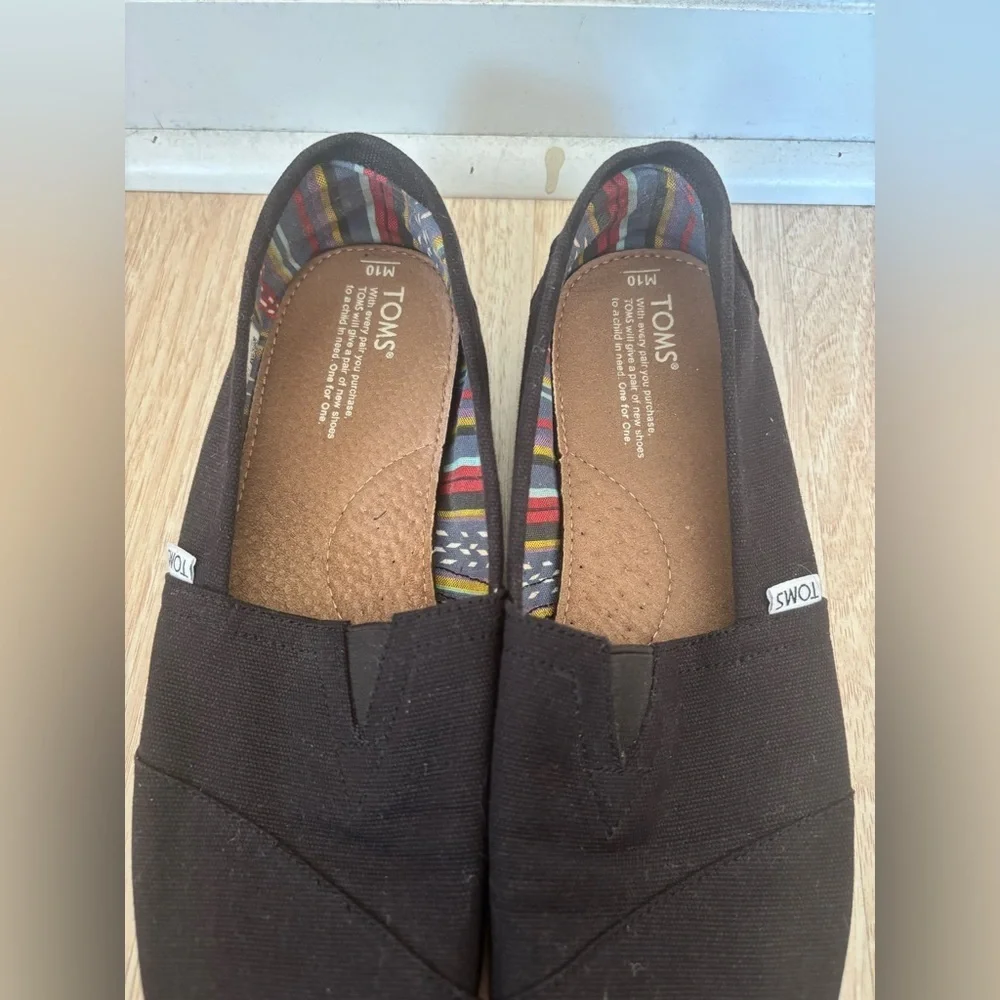 Toms classic black