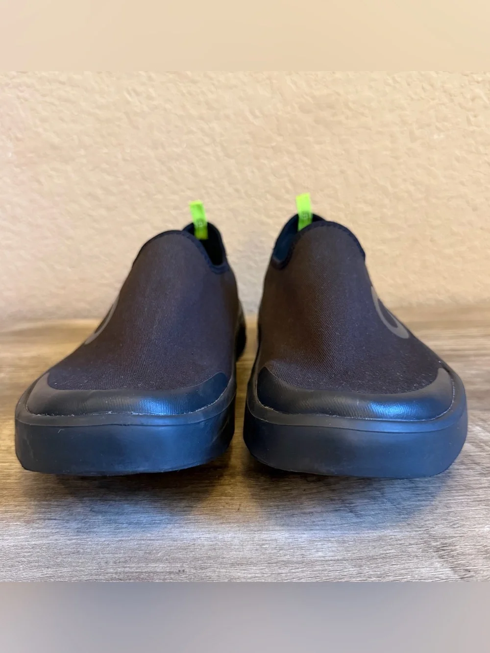 OOFOS OOmg Sport Recovery Shoes