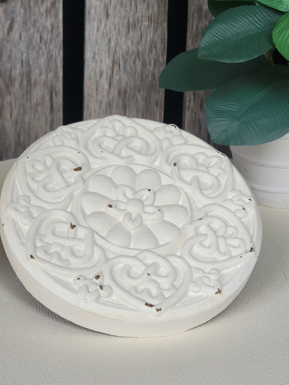 Southern Living Circle Medallion Plaster Resin Distressed Wall Art