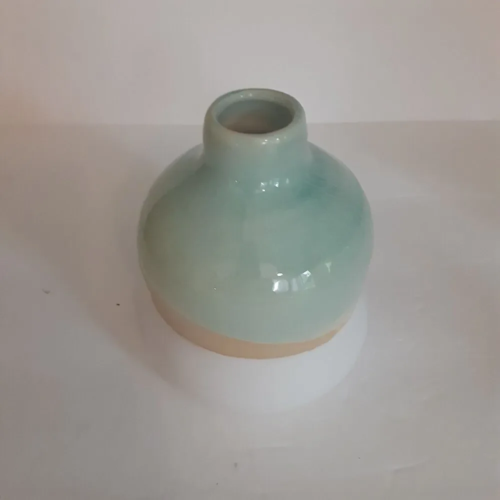 Apropos pottery vase
