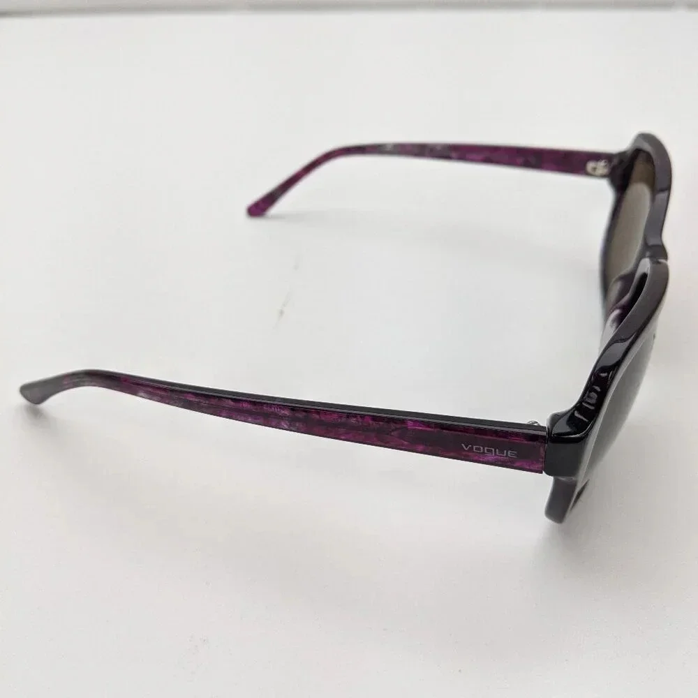Vogue frame 10