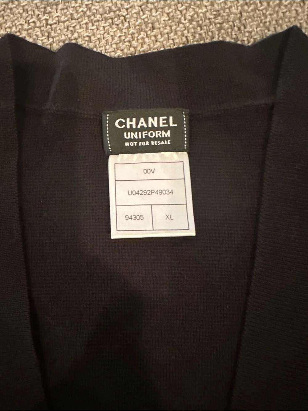 CHANEL simple neck