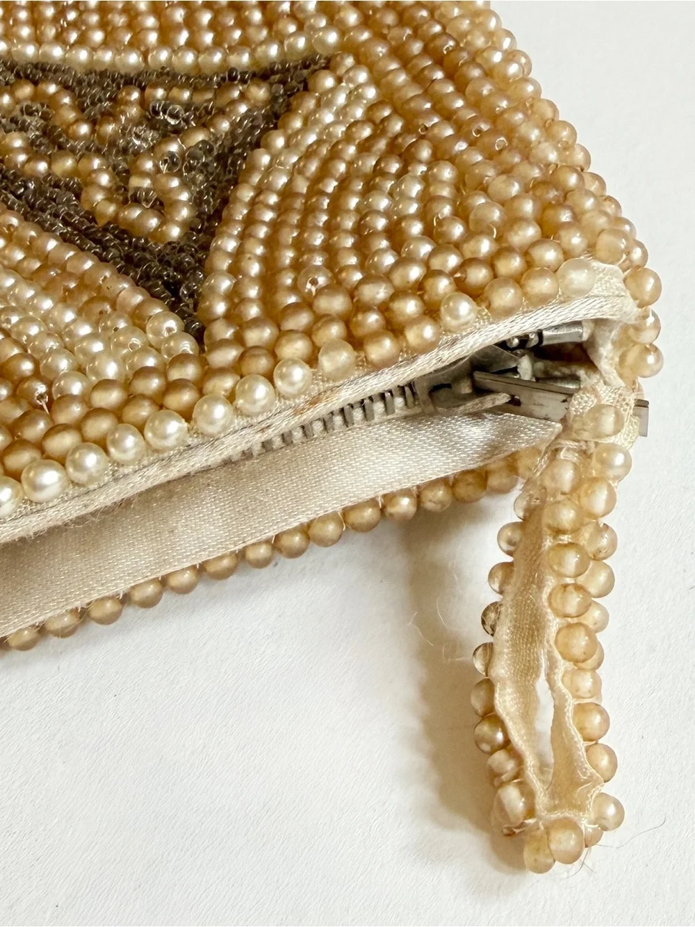 N/A pearl faux light
